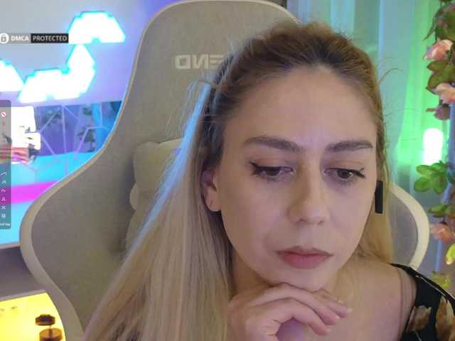 -Light-Fury-'s BongaCams show and profile