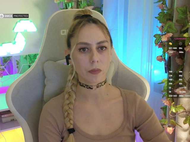 -Light-Fury-'s BongaCams show and profile