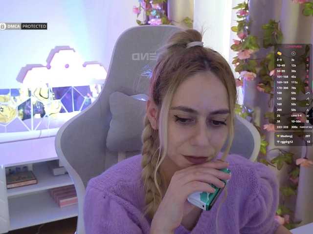 -Light-Fury-'s BongaCams show and profile