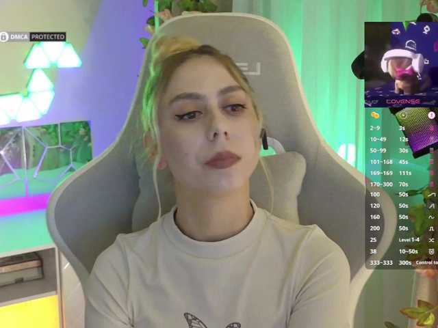 -Light-Fury-'s BongaCams show and profile