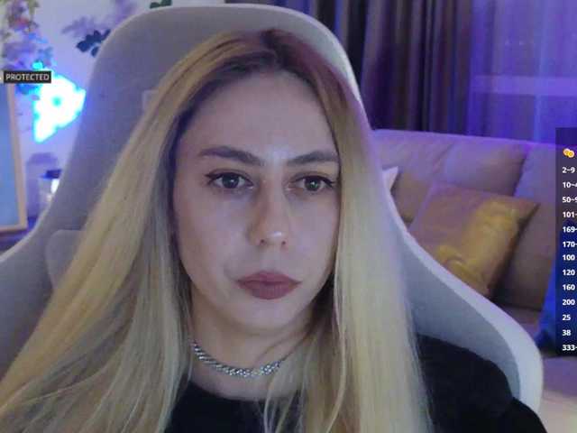 -Light-Fury-'s BongaCams show and profile