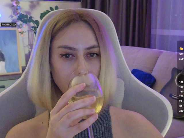 -Light-Fury-'s BongaCams show and profile