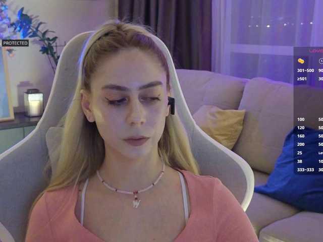 -Light-Fury-'s BongaCams show and profile