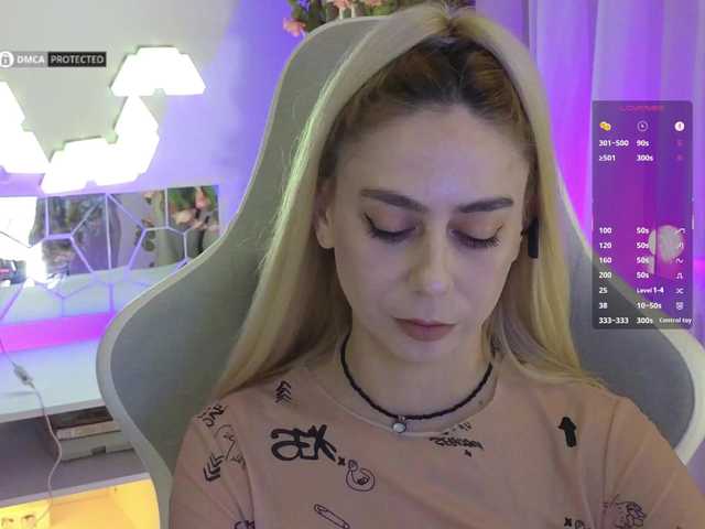 -Light-Fury-'s BongaCams show and profile