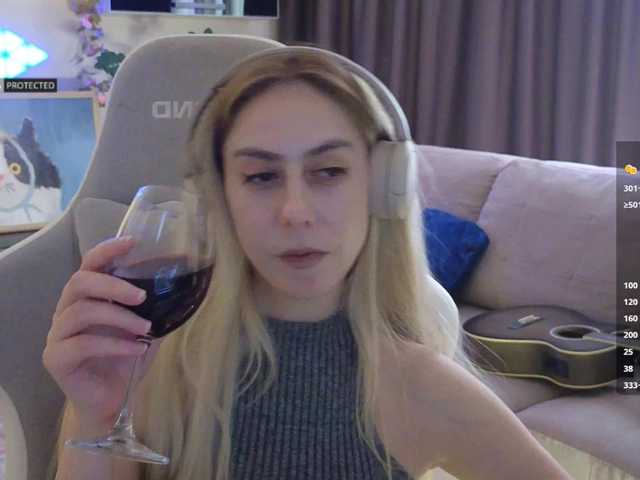 -Light-Fury-'s BongaCams show and profile