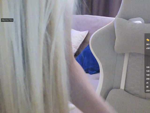 -Light-Fury-'s BongaCams show and profile