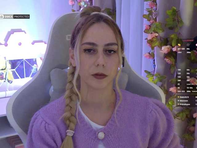 -Light-Fury-'s BongaCams show and profile