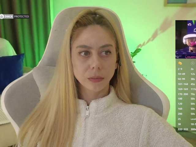 -Light-Fury-'s BongaCams show and profile