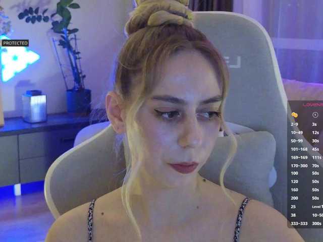 -Light-Fury-'s BongaCams show and profile