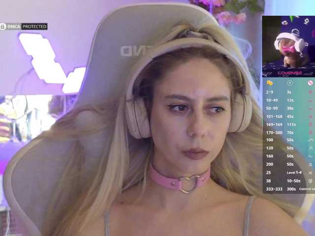 -Light-Fury-'s BongaCams show and profile