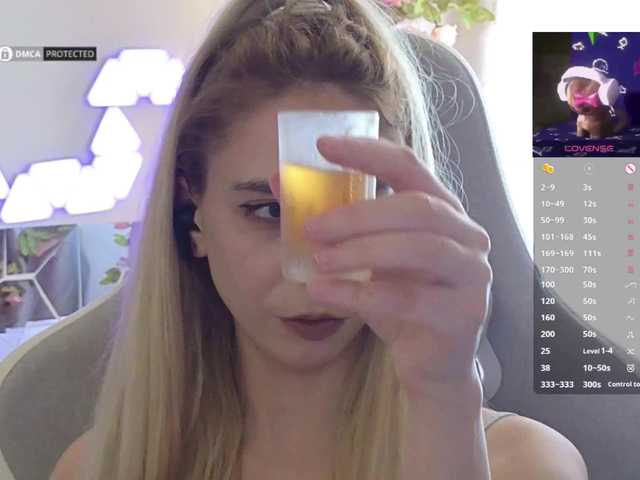 -Light-Fury-'s BongaCams show and profile