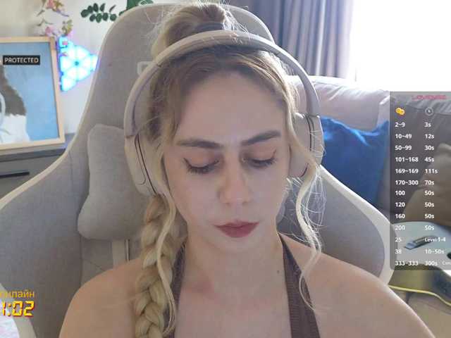 -Light-Fury-'s BongaCams show and profile