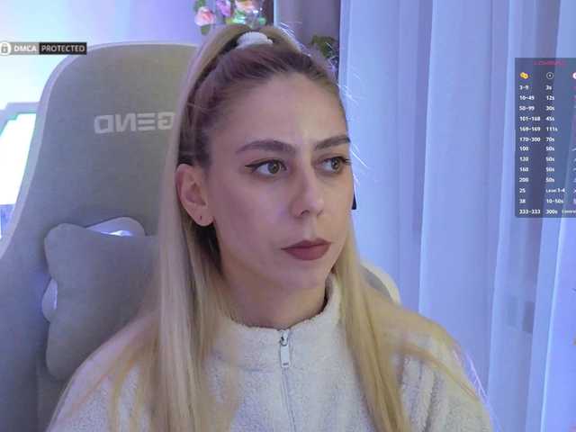 -Light-Fury-'s BongaCams show and profile