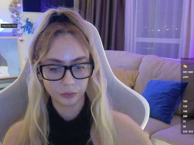 -Light-Fury-'s BongaCams show and profile