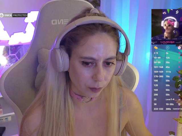 -Light-Fury-'s BongaCams show and profile