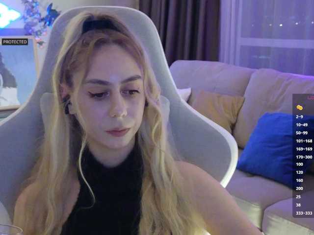 -Light-Fury-'s BongaCams show and profile