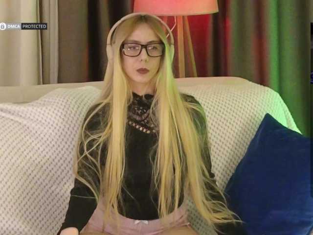 -Light-Fury-'s BongaCams show and profile