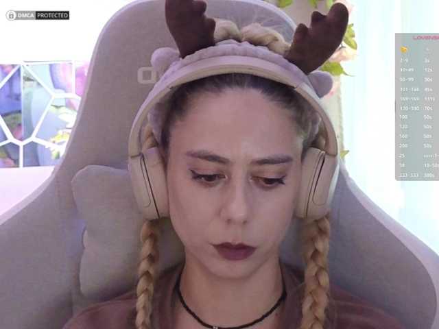 -Light-Fury-'s BongaCams show and profile