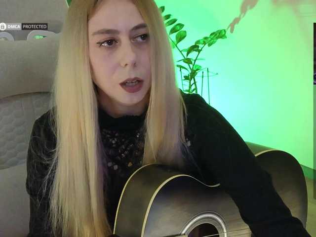 -Light-Fury-'s BongaCams show and profile