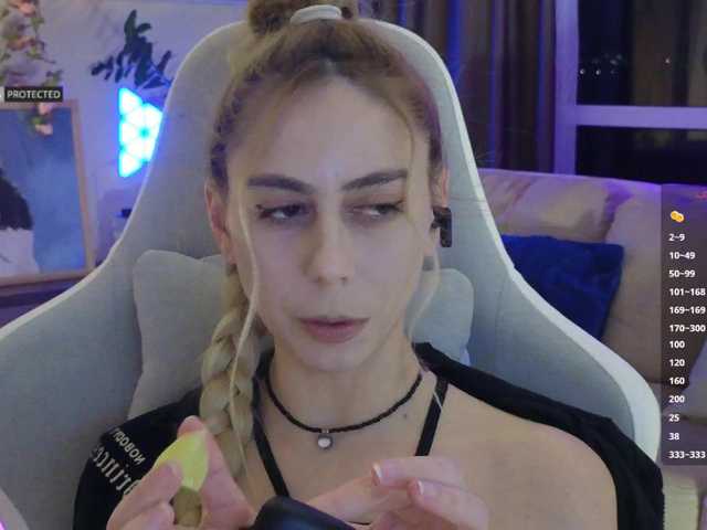 -Light-Fury-'s BongaCams show and profile