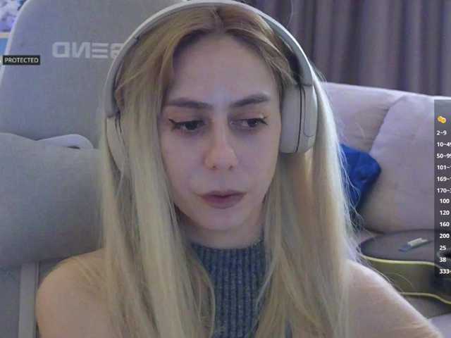 -Light-Fury-'s BongaCams show and profile