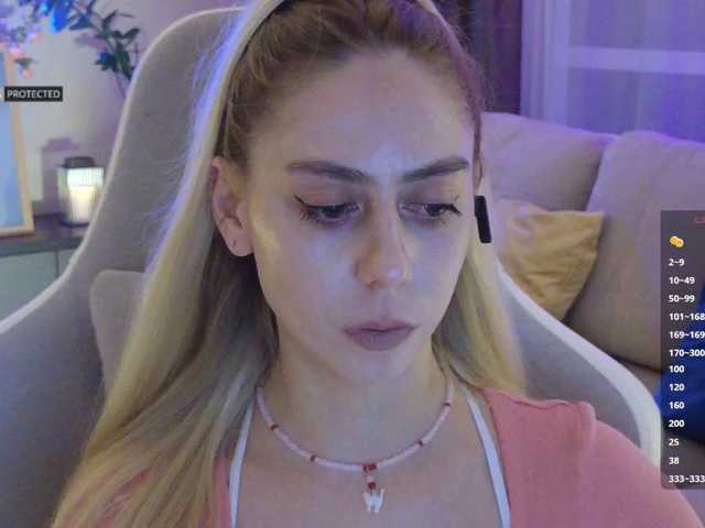 -Light-Fury-'s BongaCams show and profile