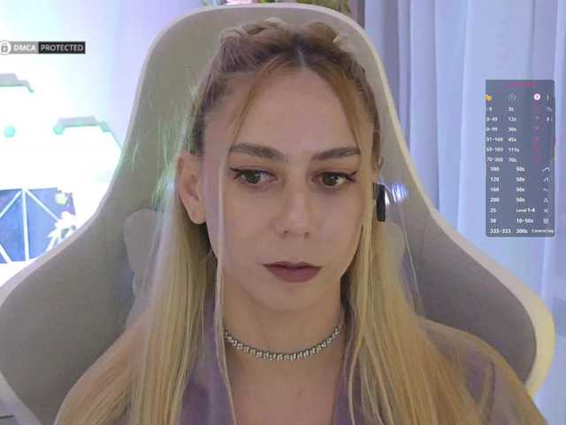 -Light-Fury-'s BongaCams show and profile