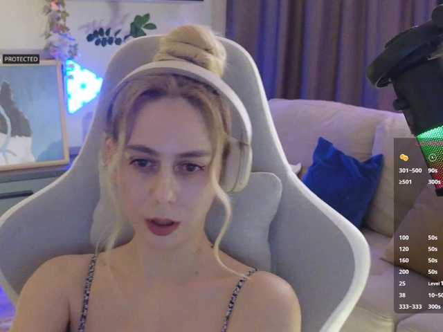 -Light-Fury-'s BongaCams show and profile