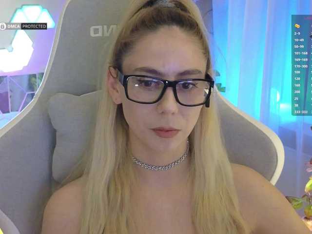 -Light-Fury-'s BongaCams show and profile