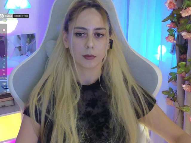 -Light-Fury-'s BongaCams show and profile