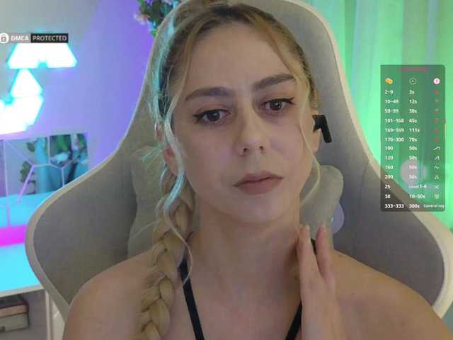 -Light-Fury-'s BongaCams show and profile