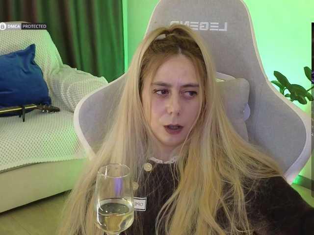 -Light-Fury-'s BongaCams show and profile