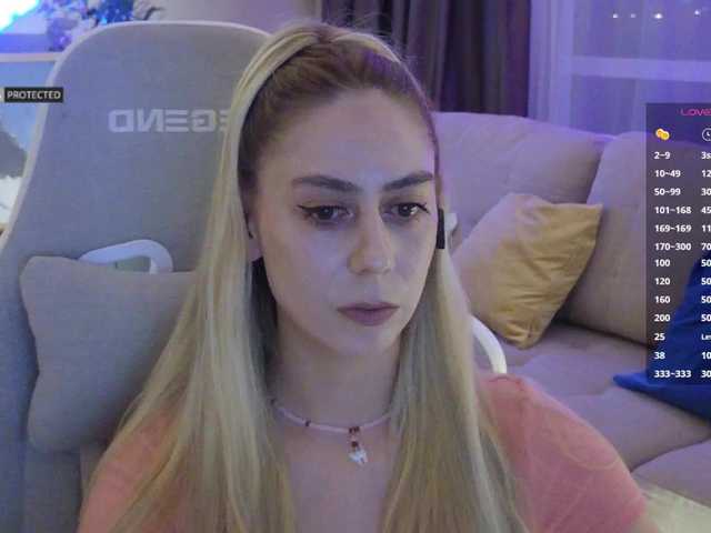 -Light-Fury-'s BongaCams show and profile