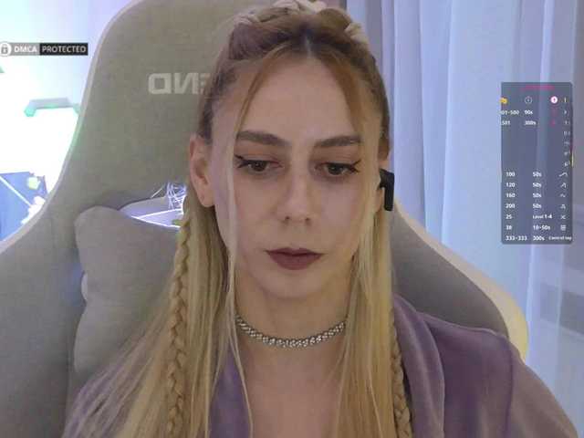 -Light-Fury-'s BongaCams show and profile