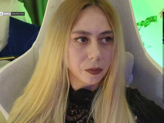 -Light-Fury-'s BongaCams show and profile