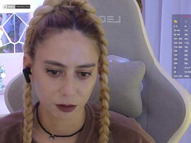 -Light-Fury-'s BongaCams show and profile