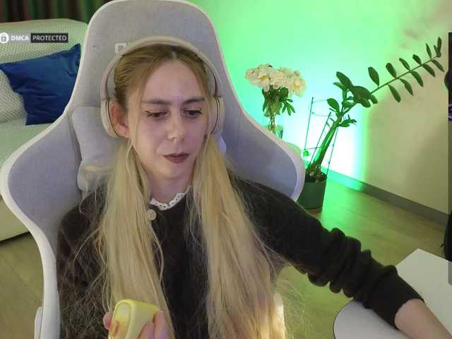 -Light-Fury-'s BongaCams show and profile