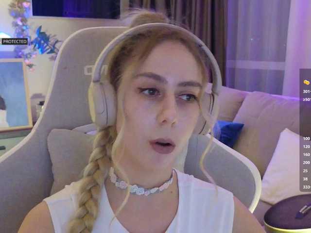 -Light-Fury-'s BongaCams show and profile