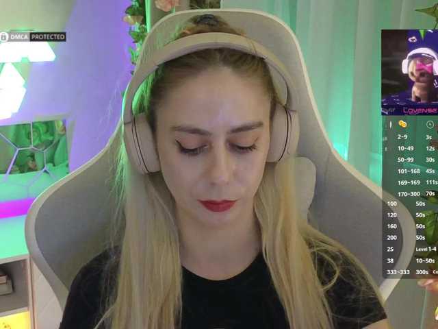 -Light-Fury-'s BongaCams show and profile