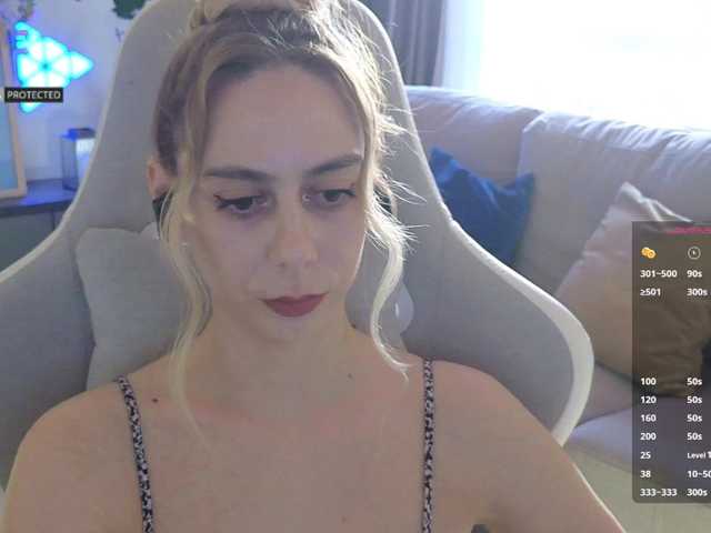 -Light-Fury-'s BongaCams show and profile