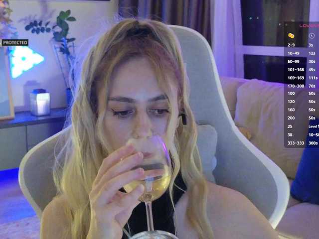 -Light-Fury-'s BongaCams show and profile