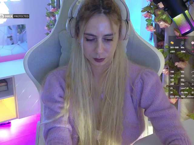 -Light-Fury-'s BongaCams show and profile