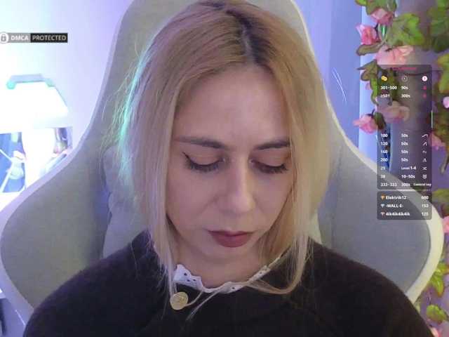 -Light-Fury-'s BongaCams show and profile