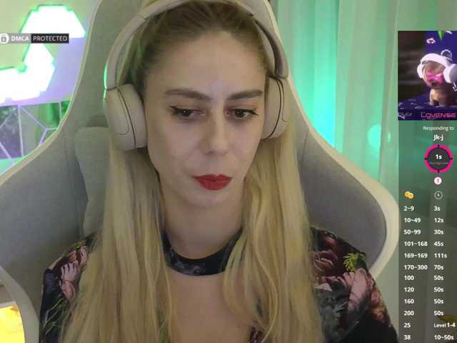 -Light-Fury-'s BongaCams show and profile