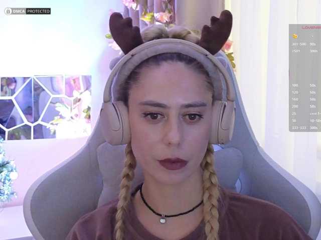 -Light-Fury-'s BongaCams show and profile