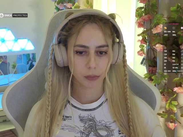 -Light-Fury-'s BongaCams show and profile