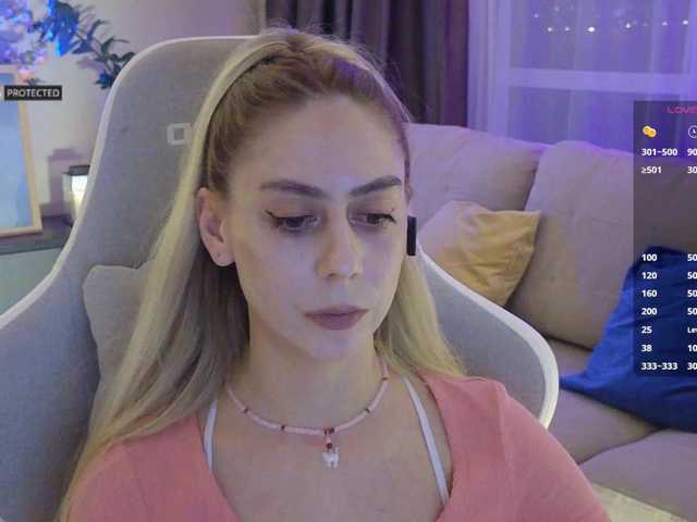 -Light-Fury-'s BongaCams show and profile