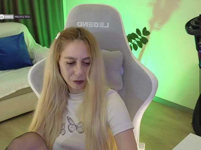 -Light-Fury-'s BongaCams show and profile