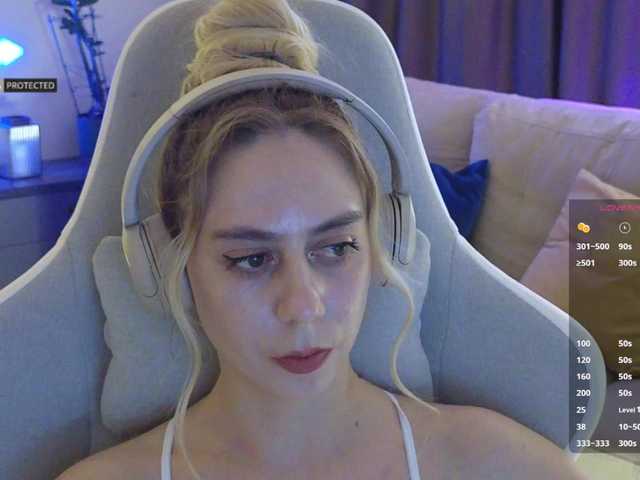 -Light-Fury-'s BongaCams show and profile