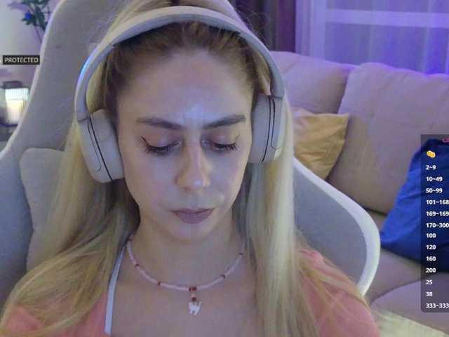 -Light-Fury-'s BongaCams show and profile